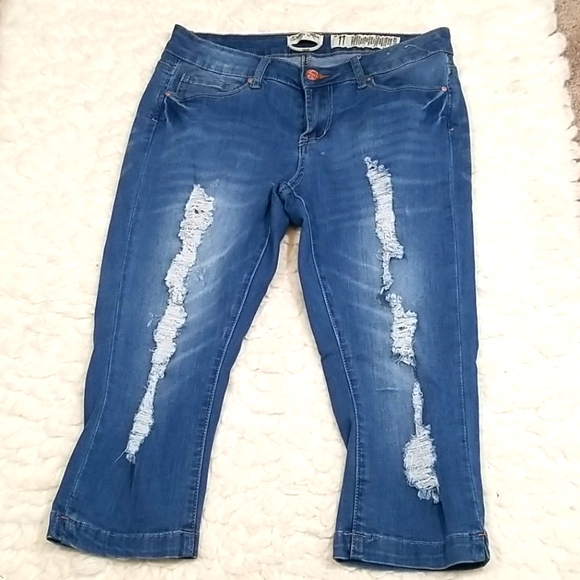 Indigo Rein Crop Distressed Blue Capris.  11 - Picture 9 of 14